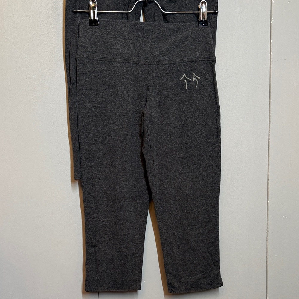 2 pair Green Apple Bamboo Yoga Capri Pants - Picture 3 of 5